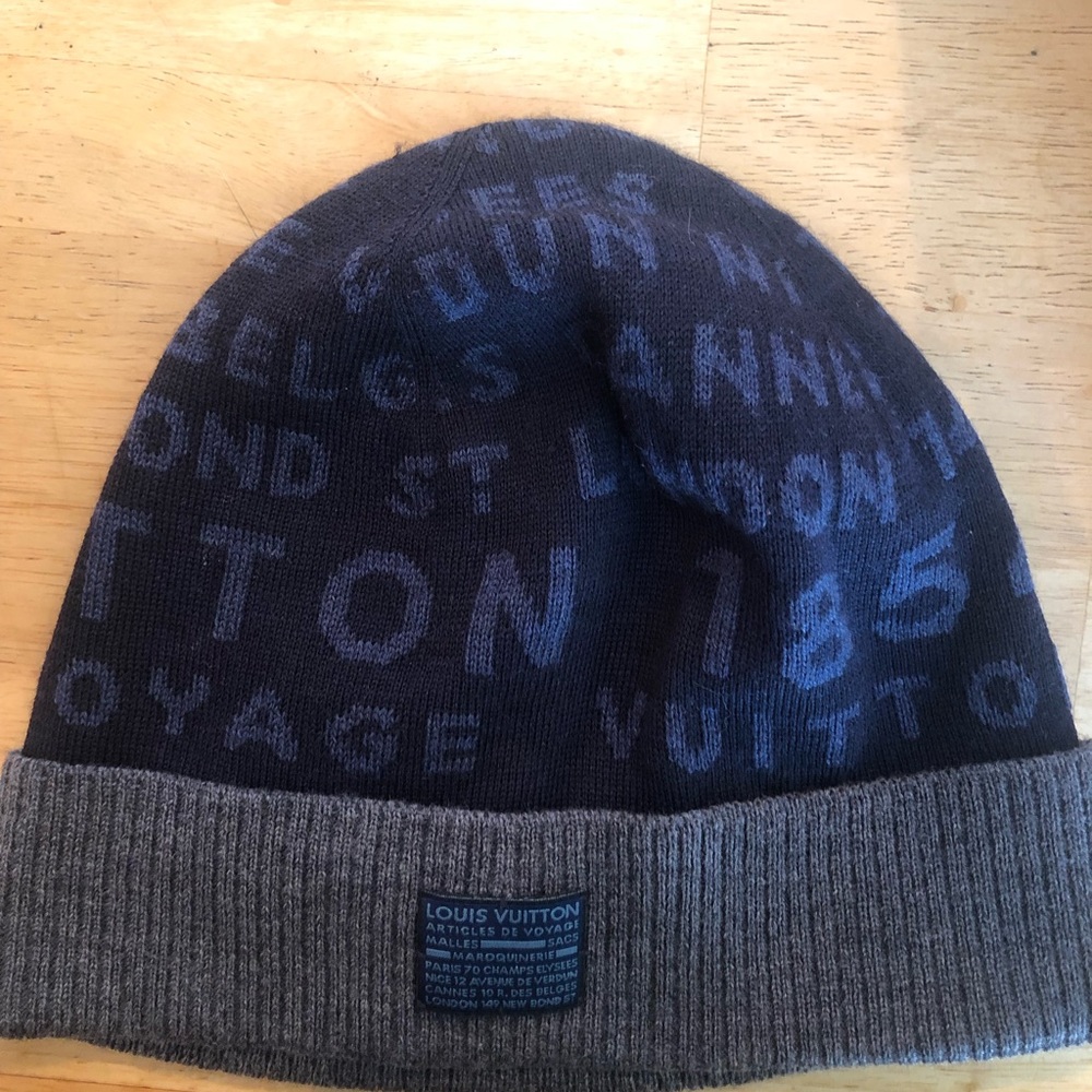 Louis Vuitton Petit Damier Hat